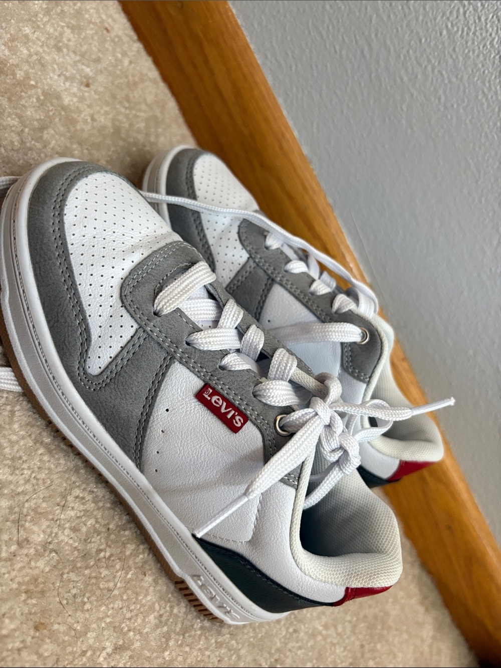 Levi's Boys White, Gray & Red Low-Top Sneakers